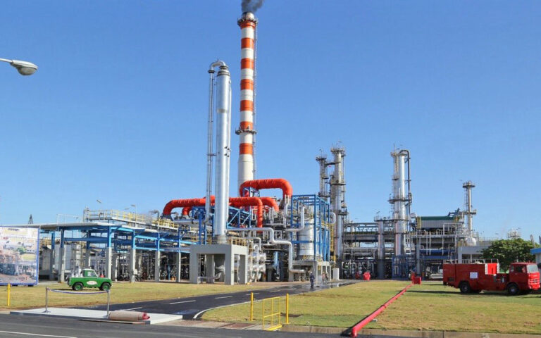 Revelan indicios existencia de petróleo y gas en el país
