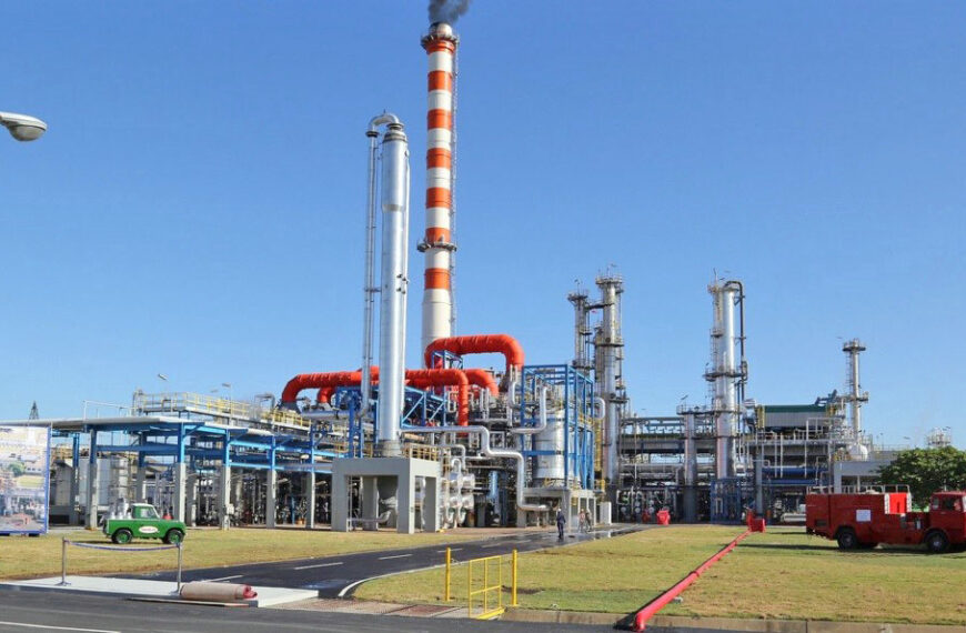 Revelan indicios existencia de petróleo y gas en el país