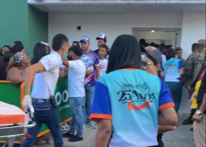 Están en condiciones críticas los diez afectados por el incendio en Salcedo