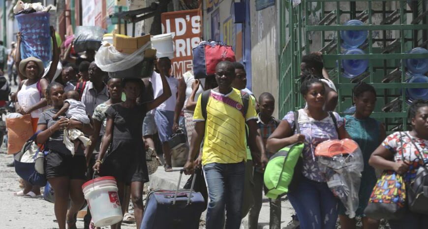 La ONU pide aceptar a haitianos como refugiados