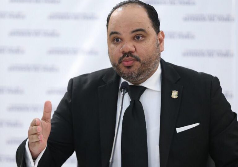 Defensor del Pueblo dice: «Hace falta voluntad política desde el gobierno para eliminar celulares en las cárceles»