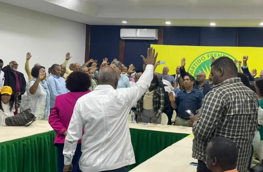 Frente Amplio postula 170 candidatos a diputados y varios senadores para comicios 19 de mayo