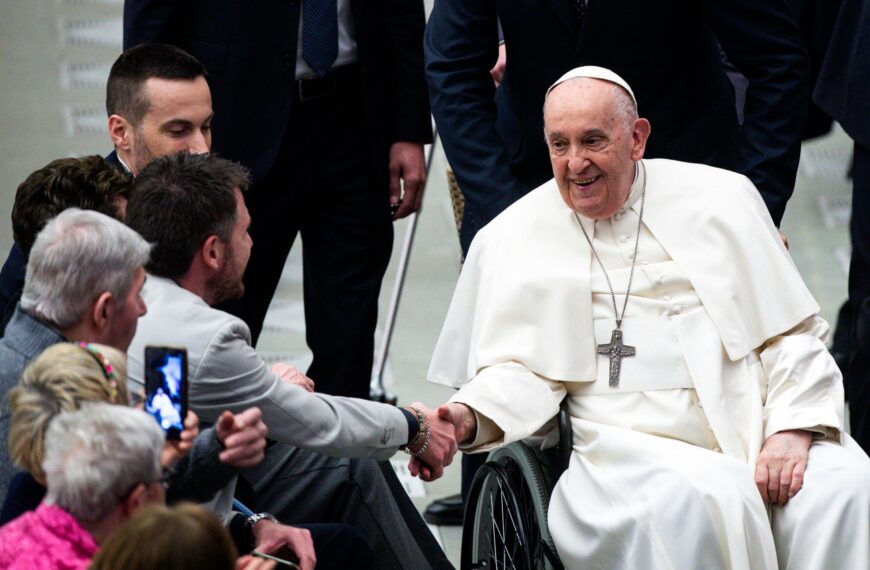 El papa Francisco pide “promover la belleza” en una época “rica en técnica, pero pobre en humanidad»
