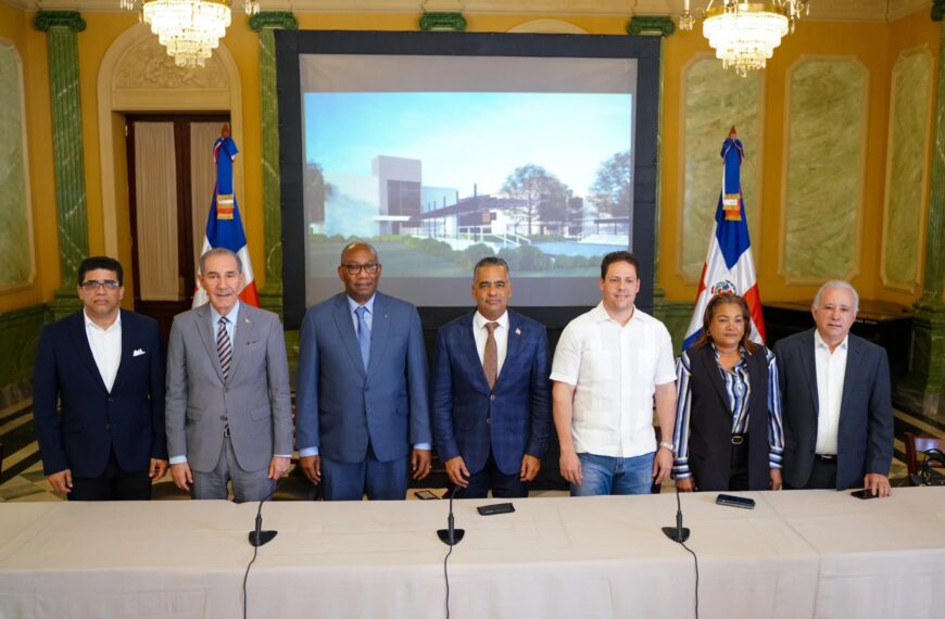 Luis Abinader dispone construcción de Centro UASD en SDE