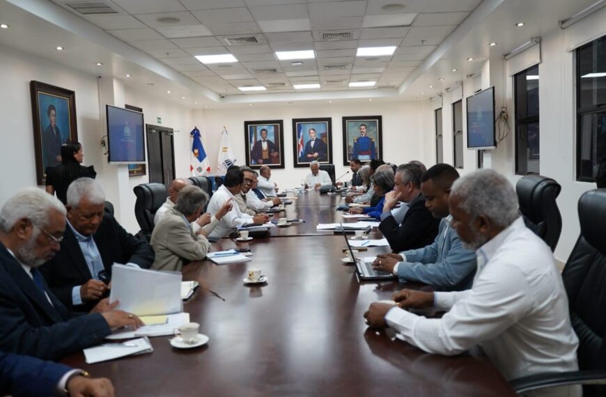 Minerd inicia la intervención de más de 750 escuelas rurales en todo el país