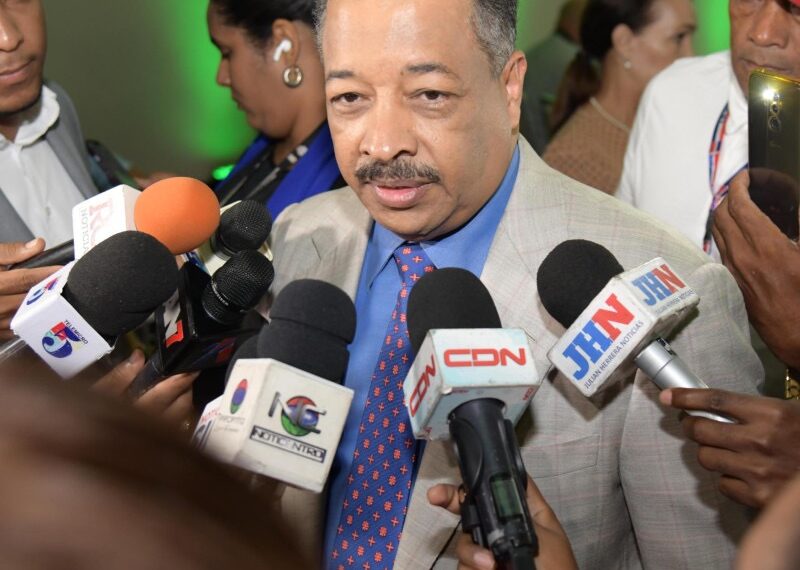 Roberto Rosario: no se aceptó la propuesta de Miguel Vargas de llevar un único candidato presidencial