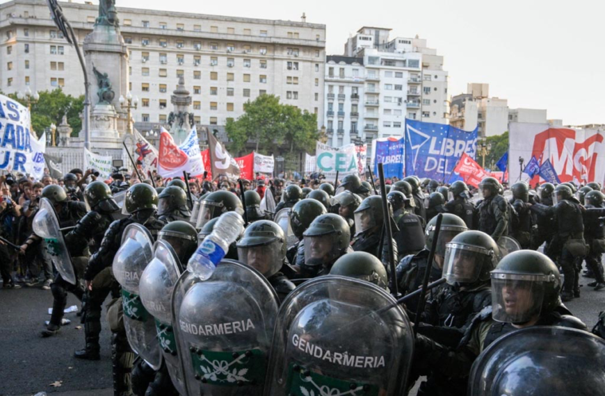 Denuncian en Argentina represión contra manifestantes