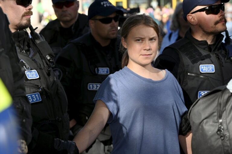 Greta Thunberg detenida por su activismo en Copenhague contra el genocidio en Gaza