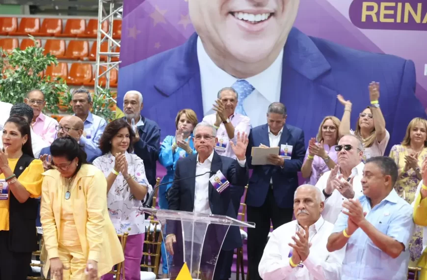 La continuidad de Danilo Medina al frente del PLD, contrasta con los cambios que se prometieron después de las cuatro últimas derrotas electorales