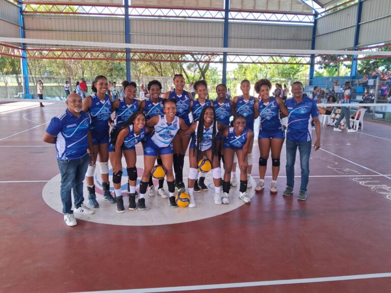 San Cristóbal arrasa en la Copa Regional de Voleibol del Sur