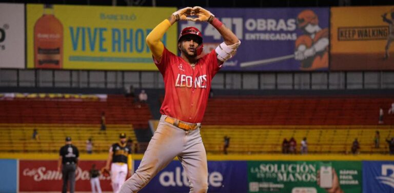 Victoria de los Leones del Escogido ante las Águilas Cibaeñas en un disputado choque