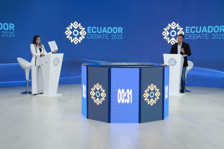 González vs. Noboa, acalorado debate presidencial en Ecuador