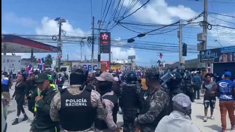 Tensión y provocación en la marcha de la Antigua Orden Dominicana en Friusa