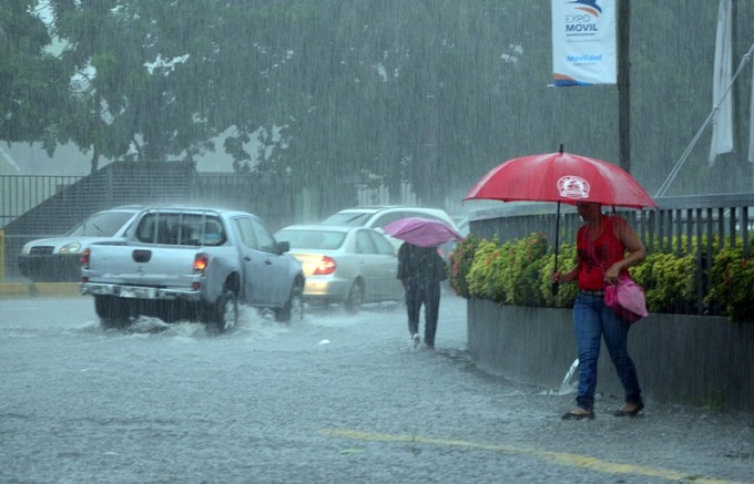 Según el COE, 724 mil personas sin agua y 700 viviendas afectadas por lluvias en RD