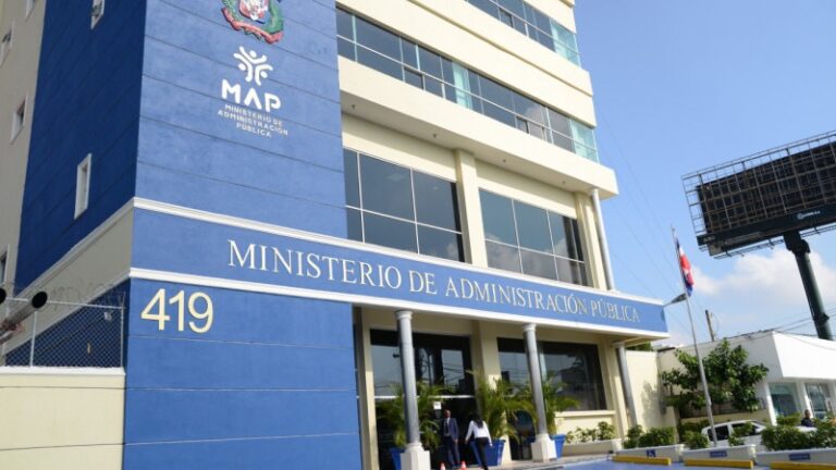 Incertidumbre y temor crecen entre empleados públicos tras anuncio de fusiones