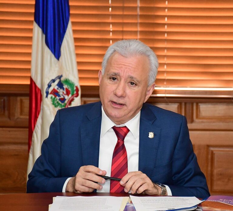 Senador Taveras llama a comunidad internacional a actuar ante crisis haitiana