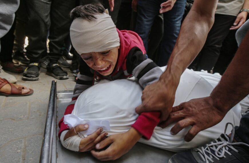 Israel bombardea escuela refugio en&hellip;