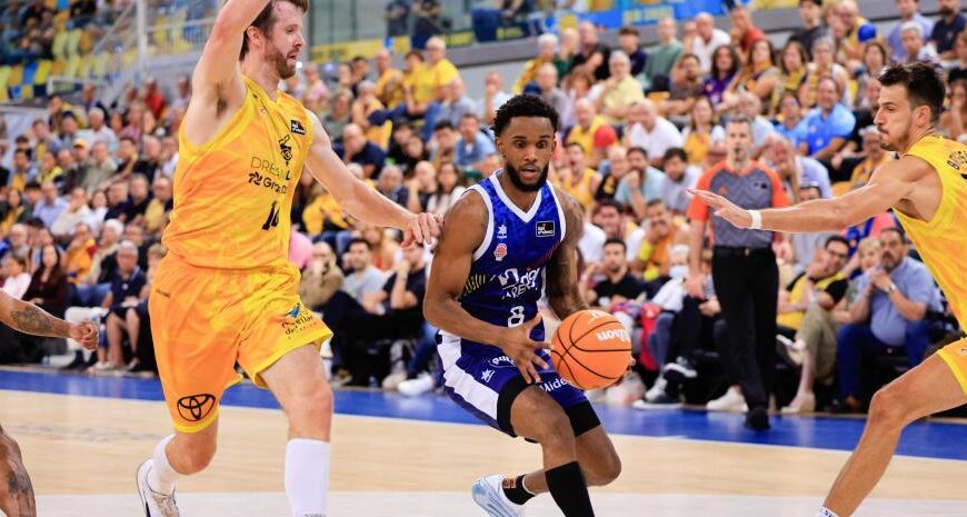 Jean Montero escribe una obra&hellip;