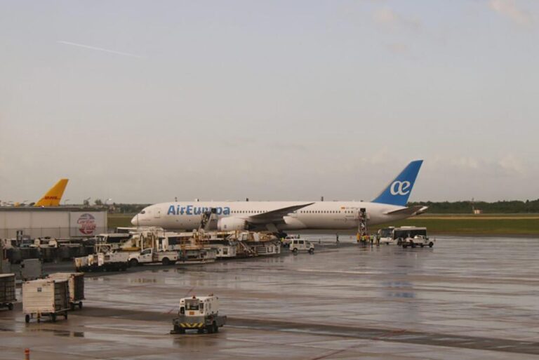 Falsa alarma de bomba paraliza operaciones en Aeropuerto de Las Américas 