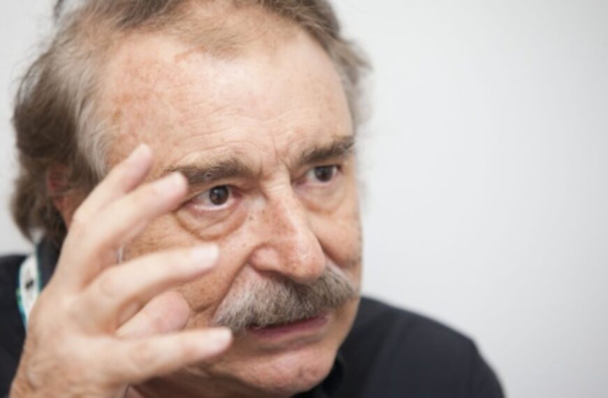 Ignacio Ramonet alza su pluma&hellip;