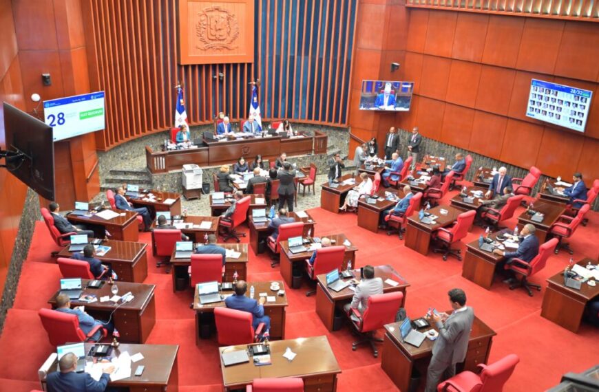 Modernización Laboral: El Senado Aprueba una Reforma Integral del Código de Trabajo