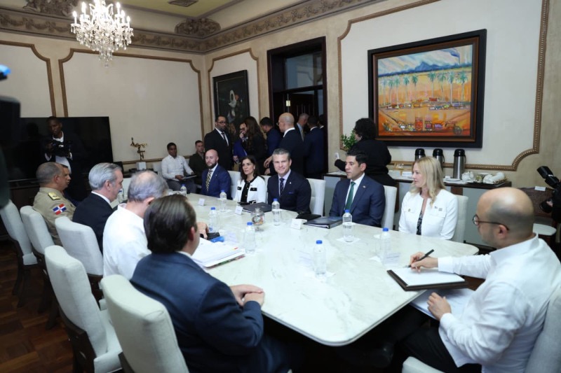 El Pentágono en Palacio: Hegseth Afila la «Lanza del Sur» en Santo Domingo