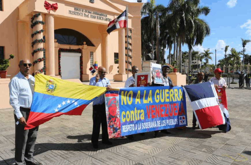 La Patria en Disenso: Organizaciones Dominicanas Declaran Persona Non Grata al Secretario de Guerra de EE.UU.
