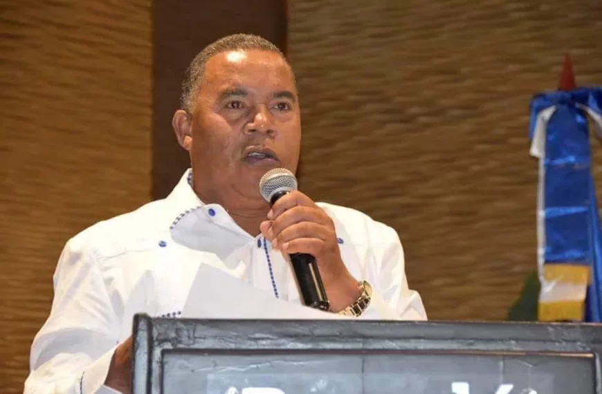 Menegildo De La Rosa advierte:&hellip;