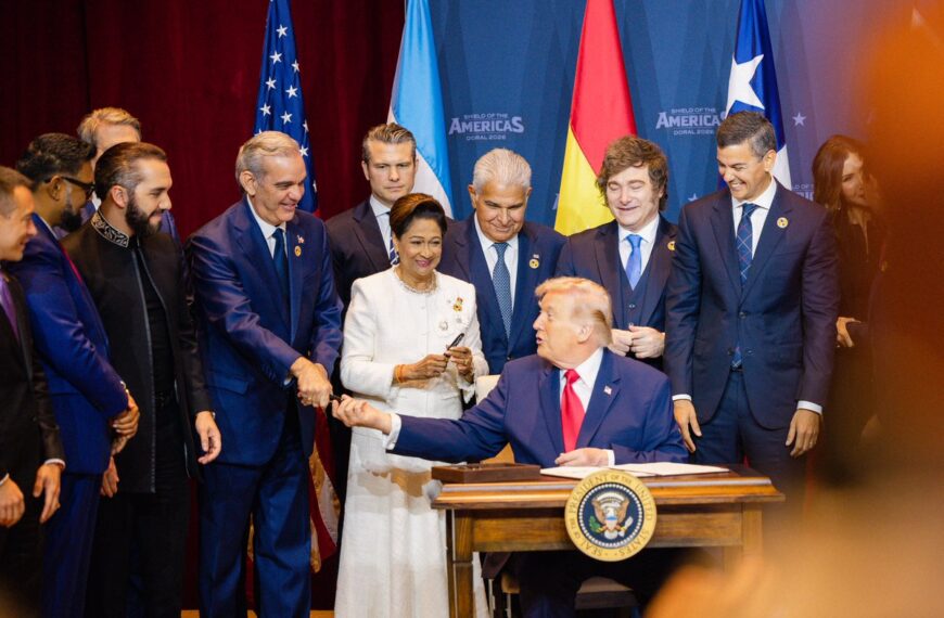 El Escudo y la Sombra: Abinader suscribe pacto militar regional en la cumbre de Trump