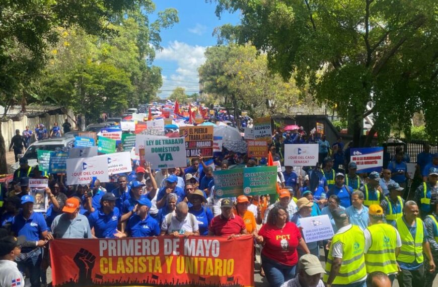 ¡A las puertas del Palacio Nacional! Multitud exige fin de la informalidad laboral y una seguridad social digna