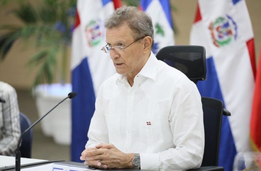 No hay cesión de soberanía en acuerdo RD-EE.UU., según Mirex; sectores se dividen