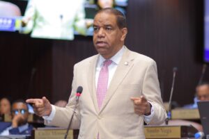 Danilo Díaz rechaza acuerdo migratorio con EE. UU.