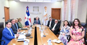 Proyecciones de crecimiento moderado para la economía dominicana en 2026
