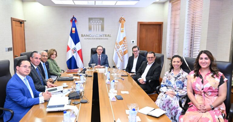Proyecciones de crecimiento moderado para la economía dominicana en 2026