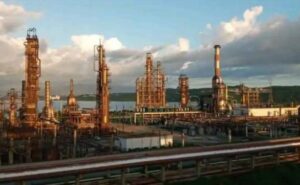 Cuba refina por primera vez crudo nacional y obtiene diésel, fuel-oil y nafta solvente en prueba piloto