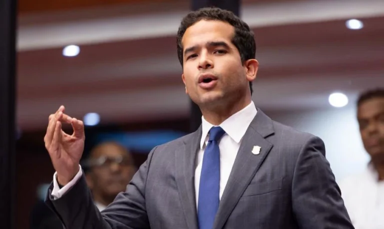 El Senado sepulta propuesta de Omar para aliviar la carga tributaria de los asalariados