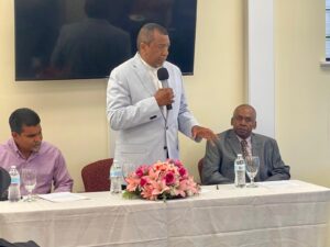 Julio Disla presenta en Connecticut su quinto libro y reafirma su compromiso con la reflexión social y política