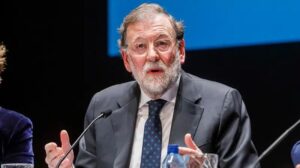 Expresidente español Mariano Rajoy, acusado de racismo por comentarios sobre la selección francesa