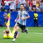 Messi firma otra página histórica y mete a Argentina en octavos con un récord legendario