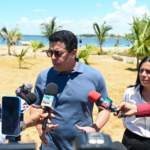 David Collado supervisa obras en playa El Faro de San Pedro de Macorís antes de su entrega
