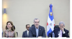 Cinco años después, las reformas de Abinader siguen a medio camino: ¿podrá completarlas en dos años?